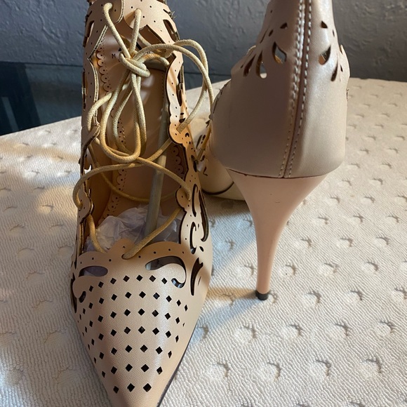 NWOT MADISON Blush Colored Laser Cut Stiletto Heels - Picture 8 of 16